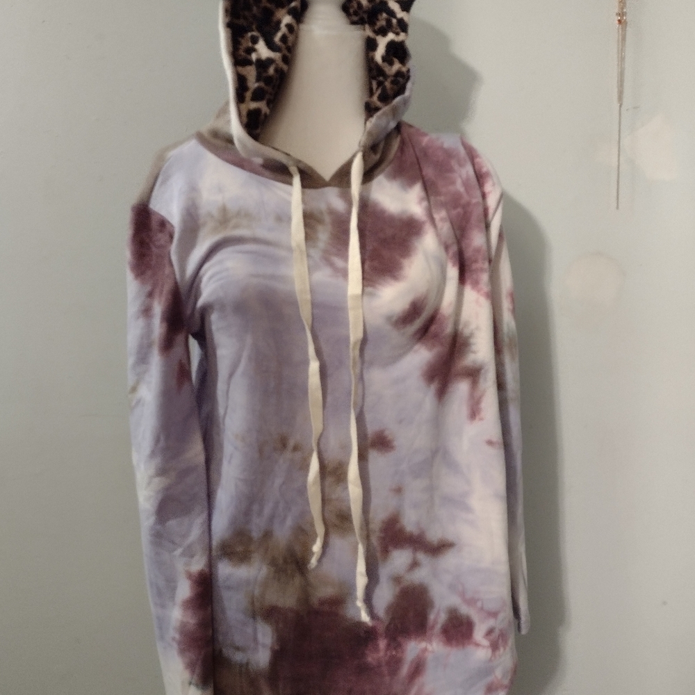 New REB.N.J dose it Hot with this women's hoodie !